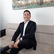 Hablante nativo de inglés con 5 años de experiencia ofrece clases particulares de español para niños y adultos.